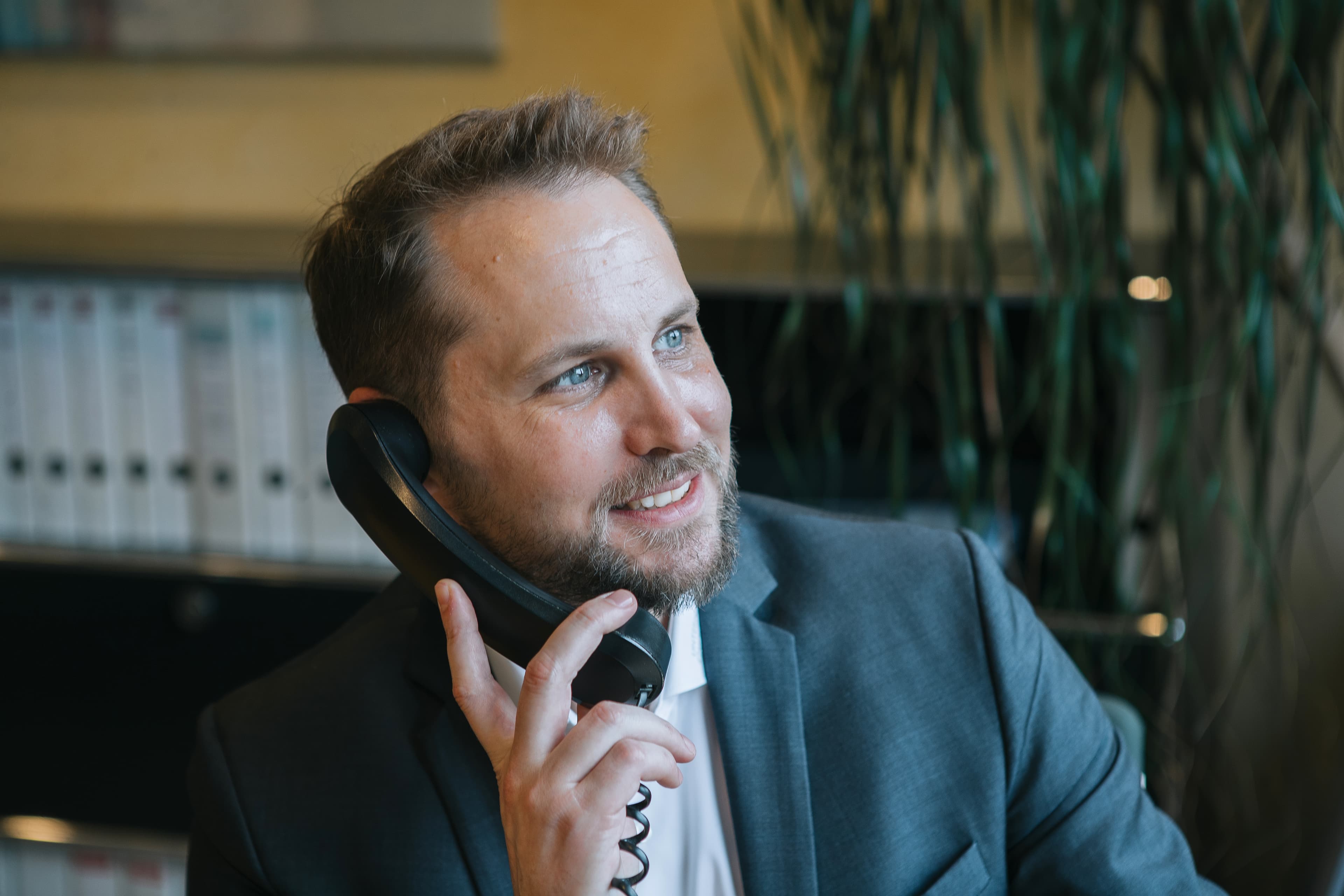 Kontaktieren Sie uns